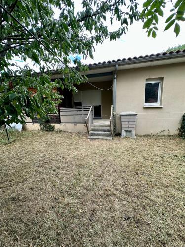 Moderne et paisible maisonette avec jardin in Fenouillet