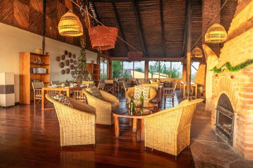 ห้องอาหาร, Rhotia Valley Tented camp in คาราตู