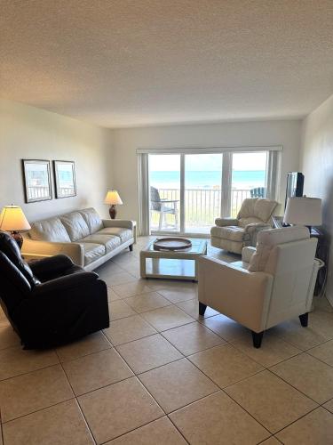 Boardwalk 201- Direct Oceanfront Condo! in Cocoa Beach, USA