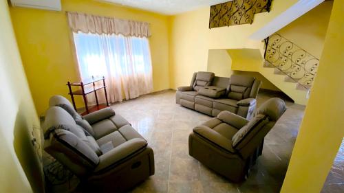 zonă comună salon/TV, Ocean JB Tower Isle in Ocho Rios