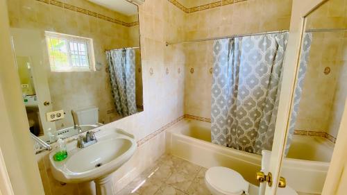 cabină de duș, Ocean JB Tower Isle in Ocho Rios