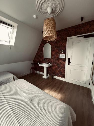 Triple Room image 6
