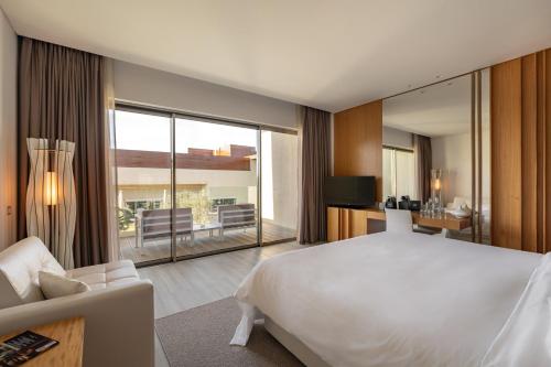 1 King Standard Sofa Bed