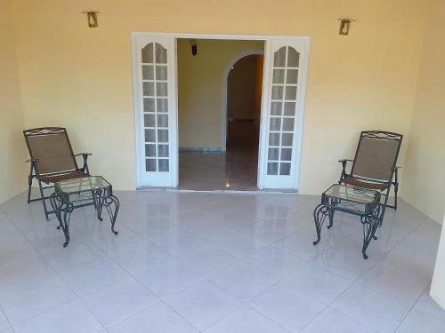 Dotări, Ocean JB Tower Isle in Ocho Rios