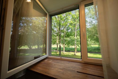 Park-View Studio Apartment with Free Parking - 10 min to Old Town, Riga (photo 7)
