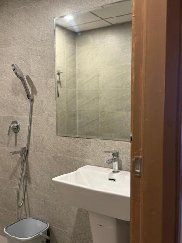 Nirvana by Urban Retreat Suite Near Expo Mart, Greater Noida (photo 7)