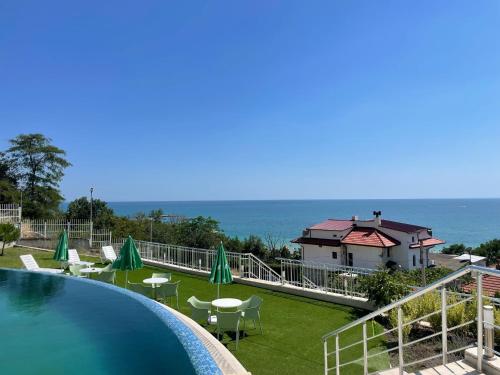 Swimming pool, Sea & City View Luxury Apartment Maritima Balchik in Balchik