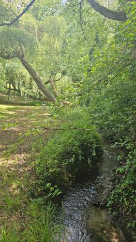 Ümbrus, Les Rochelles in Saint-Aubin-De-Terregatte