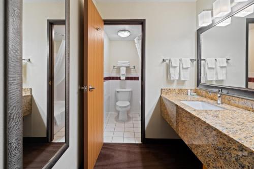 AmericInn by Wyndham Bismarck - image 6