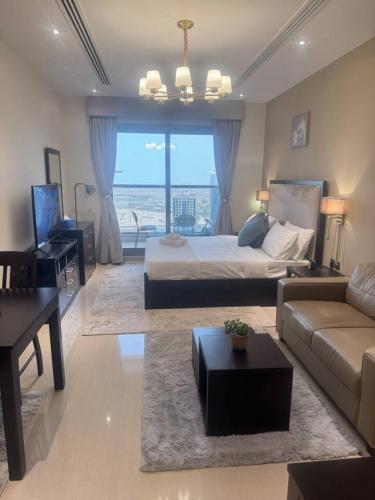 Dubai Downtown Canal View Studio 2306, Dubai (photo 2)