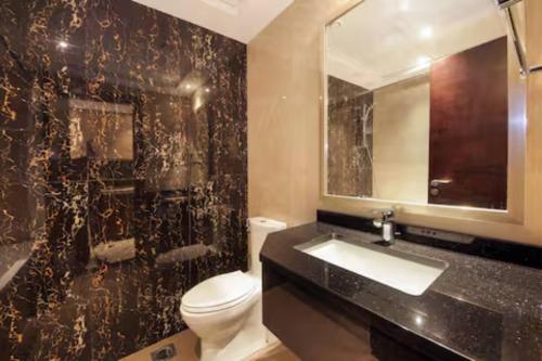 Dubai Downtown Canal View Studio 2306 - image 7