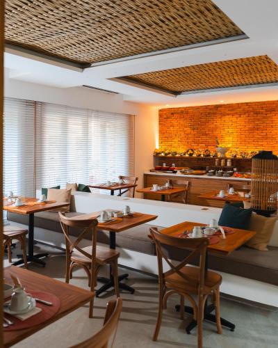 Restaurant, La Chimere Buzios Essence in Buzios