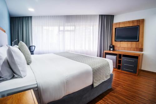 TRYP by Wyndham Guayaquil Airport - image 2