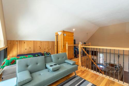 Funtastic Retreat! PS5, View, Goats, Hot Tub, Karaoke in 威弗維爾 (NC)