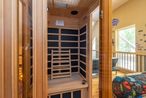 桑拿, Funtastic Retreat! PS5, View, Goats, Hot Tub, Karaoke in 威弗維爾 (NC)