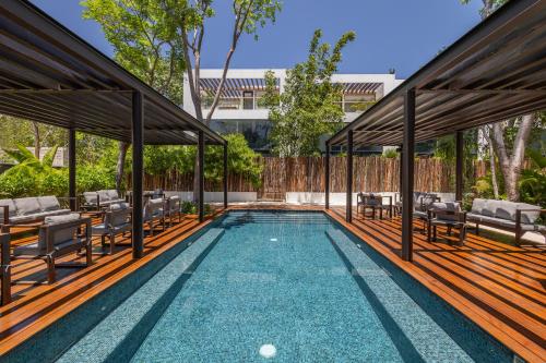 Exclusive 4BR Villa in Karanda with Pools and Paddle