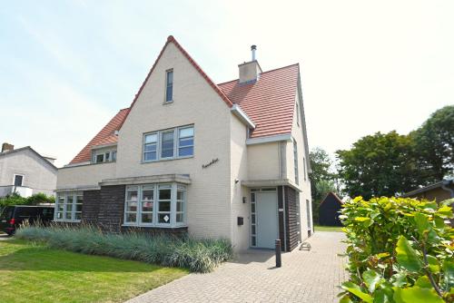 Villa Mer, Villa Nausikaä - Large luxury family holiday home with garden near the beach – khách sạn tại Cadzand-Bad