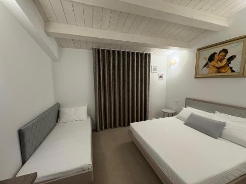 Scossicci Del Sole in Loreto