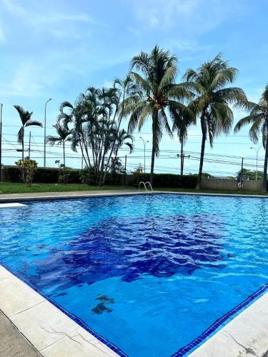 Swimming pool, Ritasol Palace apartamento de relax frente al mar in Caraballeda
