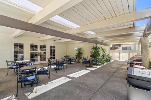 Rodeway Inn & Suites Ridgecrest - image 3