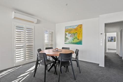 Walter Peak View Apartment - main image
