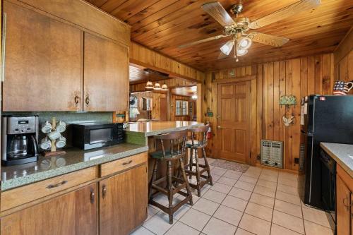 Rustic Lakefront Home with Beach, Sevierville (photo 7)