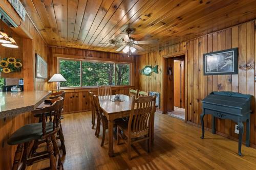 Rustic Lakefront Home with Beach, Sevierville (photo 9)