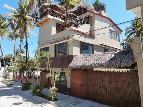 3 bedrooms, 7 beds