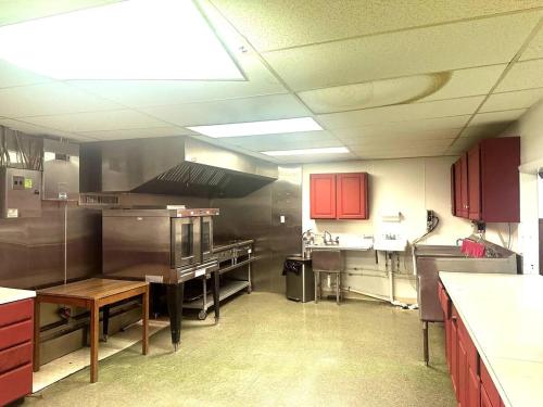 The Enchanted Valley Farm 70 Acre 25 People Stay in Breezewood