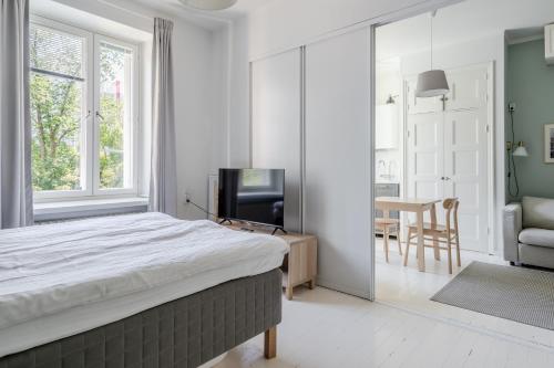 Charming suite with garden views steps from metro, Helsinky (fotografie 7)