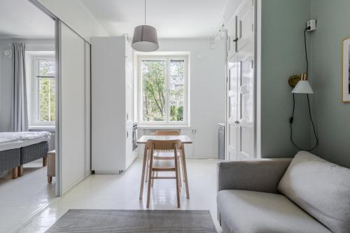 Charming suite with garden views steps from metro, Helsinky (fotografie 8)