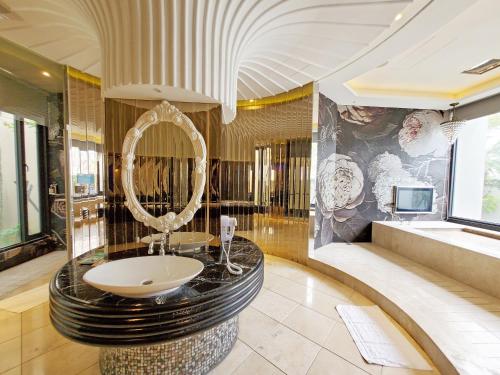 The Castle Ballet Taichung A Boutique Hotel in Nantun District