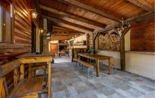 Viesnīcas āriene, Pet Friendly Home In Plesce in Kamenski Hrib
