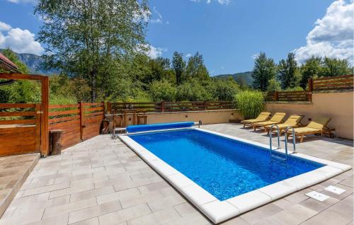 Peldbaseins, Pet Friendly Home In Plesce in Kamenski Hrib