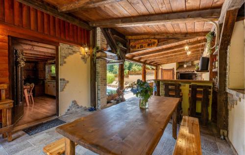 Viesnīcas āriene, Pet Friendly Home In Plesce in Kamenski Hrib