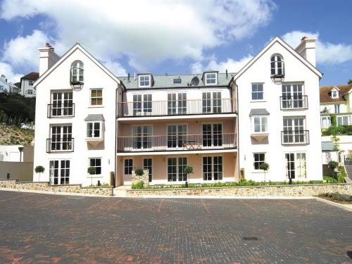 6 Combehaven - image 9