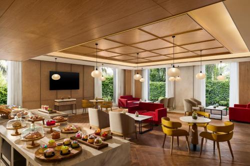 طعام و مشروبات, Vivanta Thane LBS Road in ثين