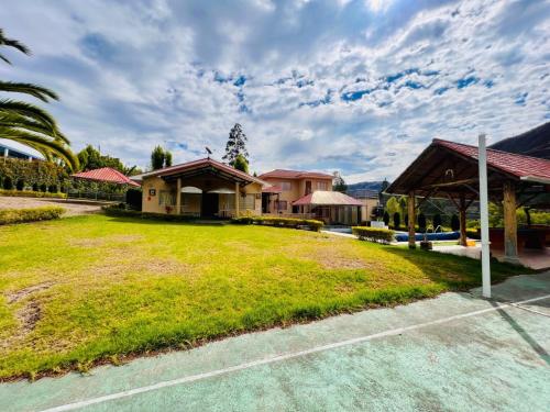 Casa Vacacional en Paute-Quinta Estefanía (Casa Vacacional en Paute-Quinta Estefania) in Gualaceo