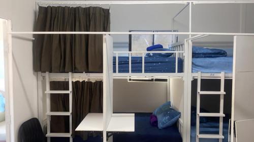 Sleepy moon hostel