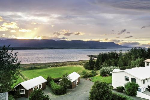 North Inn - Guesthouse and Cabin in Svalbardseyri