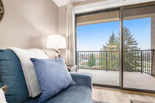 Beautiful Lake View Golf Course Condo in Traverse City, USA