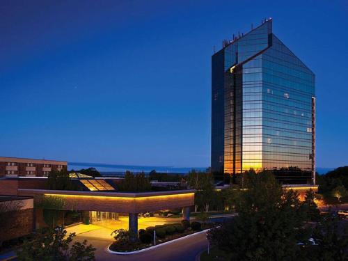 Beautiful Lake View Golf Course Condo in Traverse City, USA