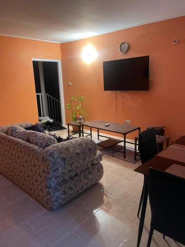 Fasilitas, DeDe's Place in Anse La Raye