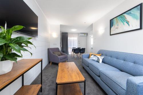 One-Bedroom Apartment with Balcony (Sleeps 3) image 5
