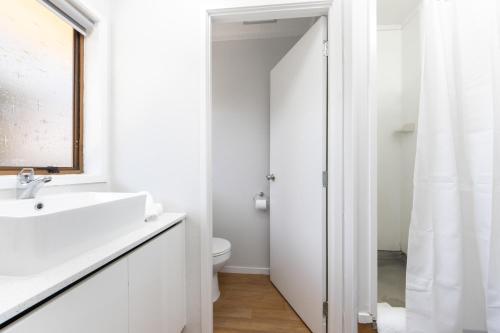 Two-Bedroom Apartment (Sleeps 5) image 1