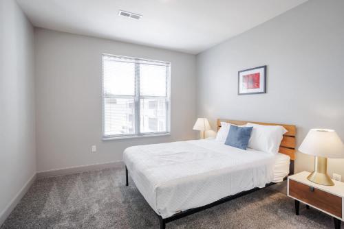 CozySuites at the Banks gym pool 03