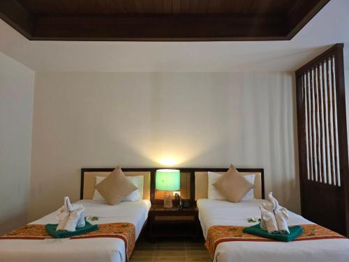 Twin room, pool view