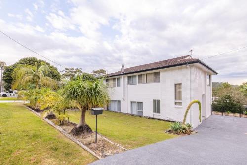 The Wreck Room 6 Flannel Flower Fairway - fantastic house filled with activities for all - image 3