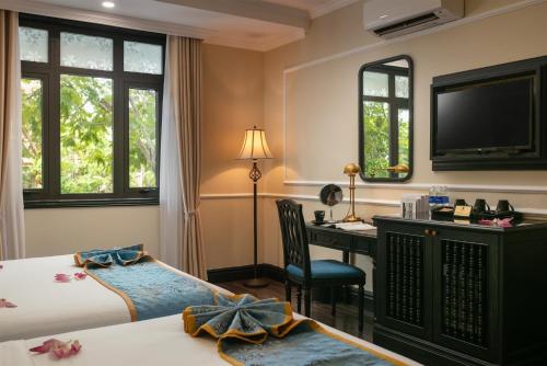 Family Connecting Room With Balcony And City View for 6 pax image 10