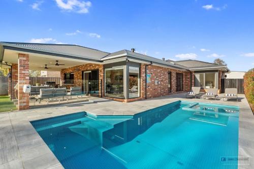 The Gums in บุนดาลอง